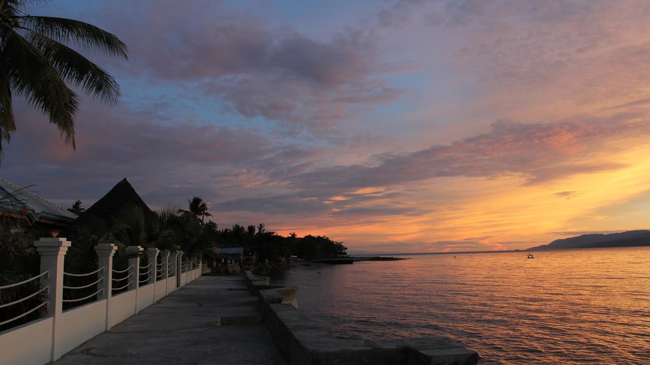 The Wilsons' Shangrila Bed & Breakfast Dumaguete City Exterior photo