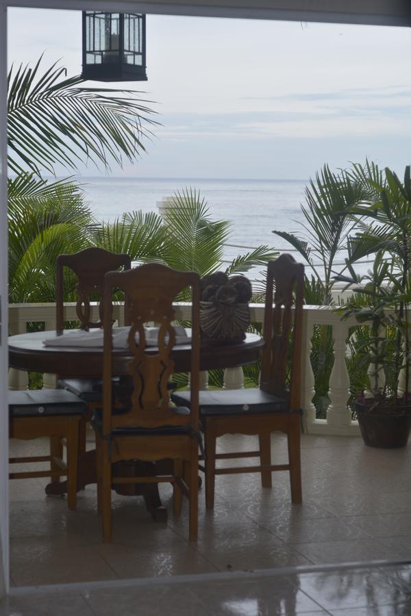 The Wilsons' Shangrila Bed & Breakfast Dumaguete City Exterior photo
