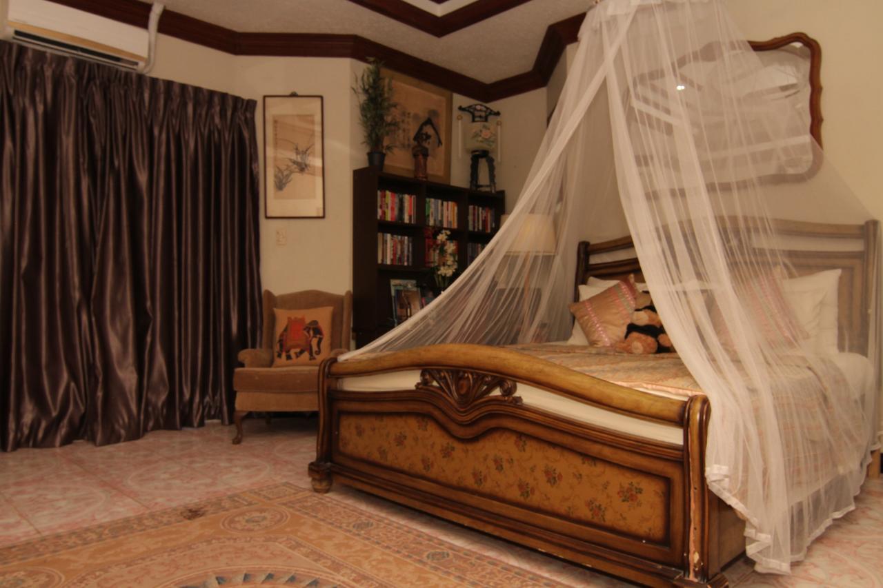 The Wilsons' Shangrila Bed & Breakfast Dumaguete City Exterior photo