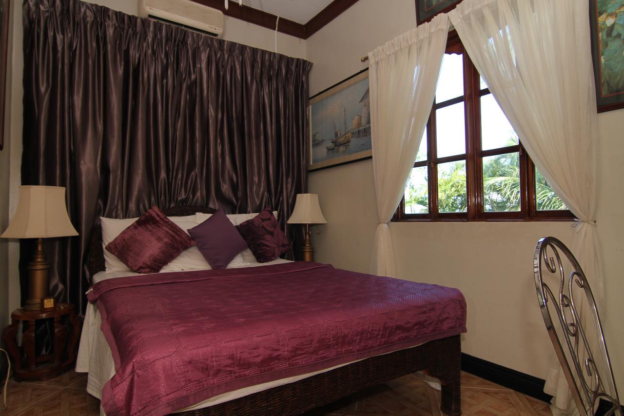 The Wilsons' Shangrila Bed & Breakfast Dumaguete City Exterior photo